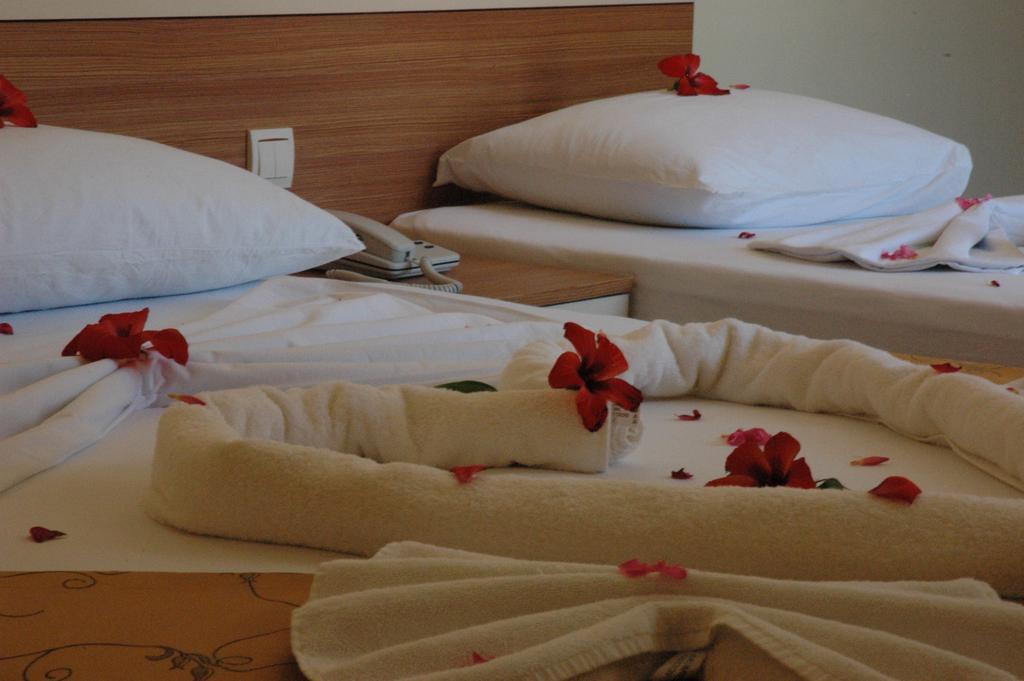 Ercan Han Hotel İçmeler Bilik gambar